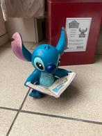 Disney Traditions - Stitch Finding A Family NIEUW, Collections, Enlèvement ou Envoi, Autres personnages, Neuf, Statue ou Figurine