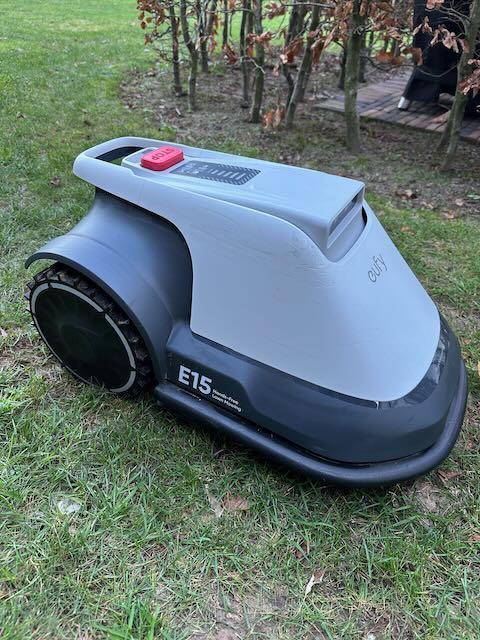 Eufy robotmaaier E15, Tuin en Terras, Robotmaaiers, Gebruikt, 20 tot 25 cm, Met regensensor, Bestuurbaar via app, Ophalen