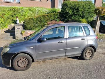 Mazda 2 a vendre, Autos, Argent ou Gris, Achat, Boîte manuelle, 5 portes