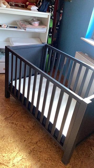 Kinderbedje Quax met matras ,aerosleep ,dekbed enz.. beschikbaar voor biedingen