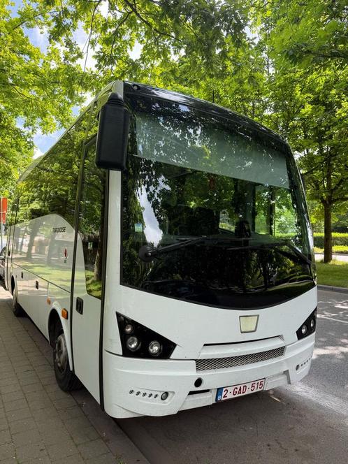 Isuzu-bus — 33 zitplaatsen - 1e Pro. 67.000 km, Auto's, Overige Auto's, Particulier, Te koop, Achteruitrijcamera, Parkeercamera