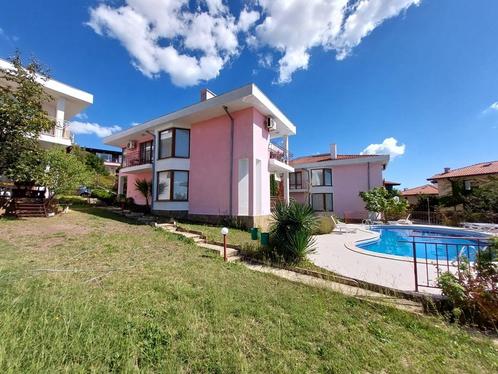 Maison de 2 chambres et 3 salles de bains dans Pink Villas, Immo, Étranger, Europe autre, Autres types, Village