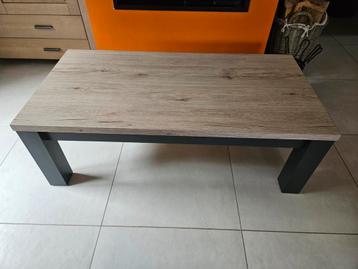 Table de salon Elodie beschikbaar voor biedingen
