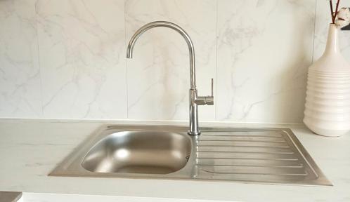 Enkele  Spoelbak  met afdruipplaat en blaufoss kraan, Huis en Inrichting, Keuken | Complete keukens, Zo goed als nieuw, Ophalen of Verzenden