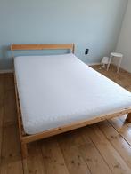 Bed met matras 140cm IKEA, Huis en Inrichting, Slaapkamer | Bedden, Ophalen, Zo goed als nieuw