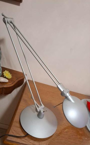 Lampe de bureau beschikbaar voor biedingen