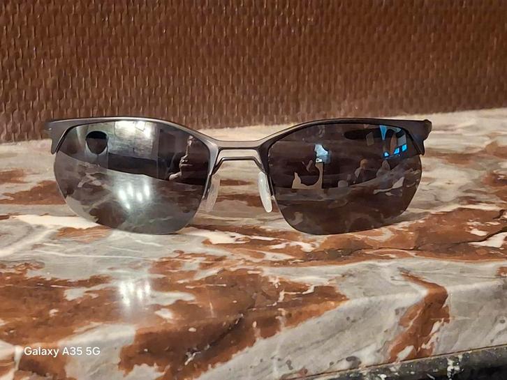 Lunettes Oakley Wire Tap 2.0, Bijoux, Sacs & Beauté, Lunettes de Soleil & Lunettes | Femmes, Lunettes, Oakley, Gris