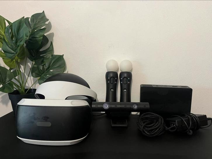 Sony PS VR + 2 Move-controllers + camera — compleet, Games en Spelcomputers, Spelcomputers | Overige Accessoires, Zo goed als nieuw