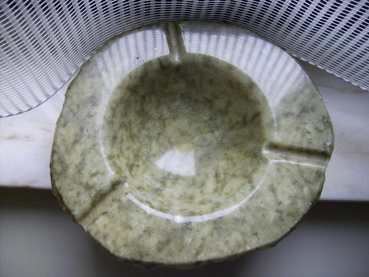 Zeer mooie groene marmeren asbak, nieuwstaat, stoffering, ze, Antiek en Kunst, Antiek | Glaswerk en Kristal, Ophalen of Verzenden