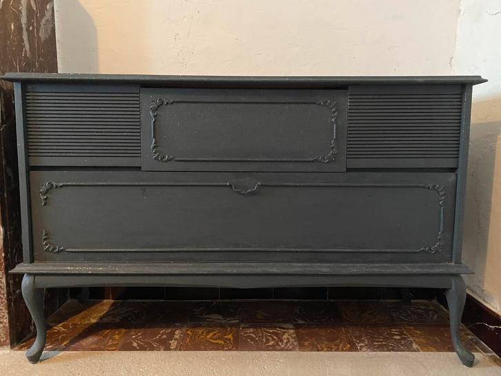 Meuble vintage relooké–style années 60/buffet bas/meuble TV, Antiquités & Art, Antiquités | Meubles | Armoires, Enlèvement