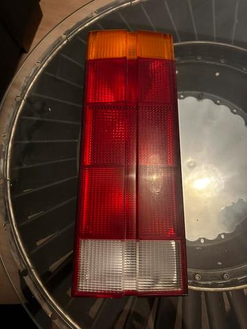 BMW E30 Phase 1 achterlicht beschikbaar voor biedingen