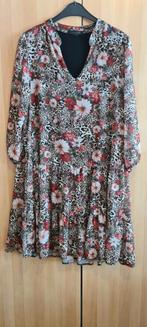 Robe motif fleuri, Kleding | Dames, Ophalen, Gedragen