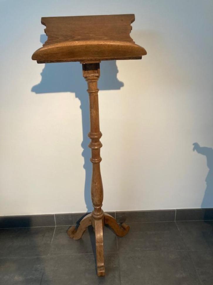 Staande lezenaar / boekensteun (1m23cm), Antiek en Kunst, Antiek | Religieuze voorwerpen, Ophalen