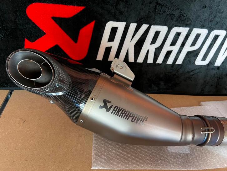 SOLD// Akrapovic Kawasaki Z650 - Titanium carbon, Motoren, Onderdelen | Kawasaki, Ophalen of Verzenden