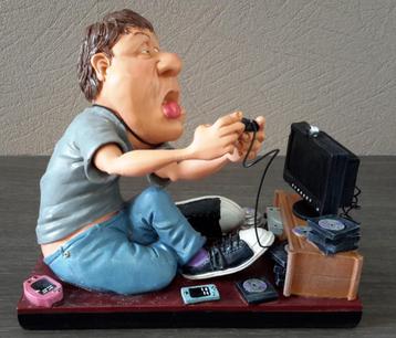 Lot / partij beelden GAMER in doos ( NIEUW ) beschikbaar voor biedingen