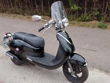 Sym allo 125cc bouwjaar 2014 met maar 15 dkm 700euro beschikbaar voor biedingen
