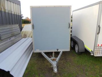 Betaalbare Geslote aanhangwagens voor achter de Mobilhome  beschikbaar voor biedingen