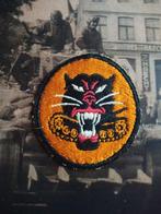 US WW2 badge tank destroyer 6 roues ne réagit pas aux UV., Collections, Enlèvement ou Envoi, Armée de terre, Emblème ou Badge
