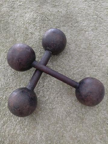 antieke gietijzeren halters - dumbbells -  handgewichten beschikbaar voor biedingen