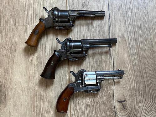 Set de 3 anciens revolvers Lefaucheux Penfire, 7 mm, Antiquités & Art, Antiquités | Autres Antiquités, Enlèvement ou Envoi