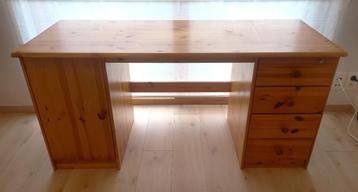 Bureau en bois massif beschikbaar voor biedingen
