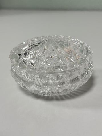 Vintage Kristallen Sieraden Bonbon Zeep Doosje met deksel beschikbaar voor biedingen