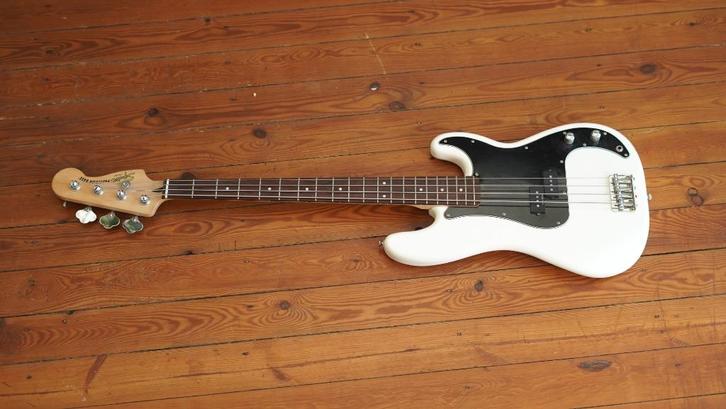 Squier Precision Bass, Muziek en Instrumenten, Snaarinstrumenten | Gitaren | Bas, Gebruikt, Elektrisch, Ophalen