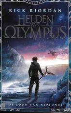 de zoon van neptunus (1592), Boeken, Ophalen of Verzenden, Zo goed als nieuw, Rick Riordan