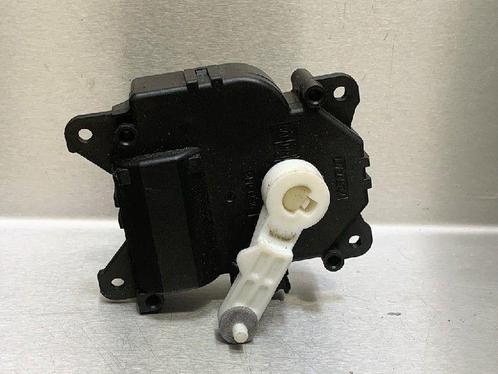 KACHELSTELMOTOR Toyota Yaris III (P13) (1138002810), Auto-onderdelen, Airco en Verwarming, Toyota, Gebruikt