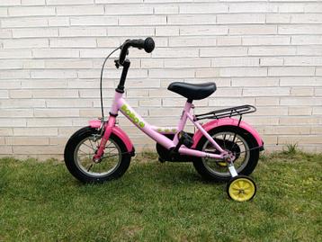 Kinderfiets met zijwieltjes beschikbaar voor biedingen