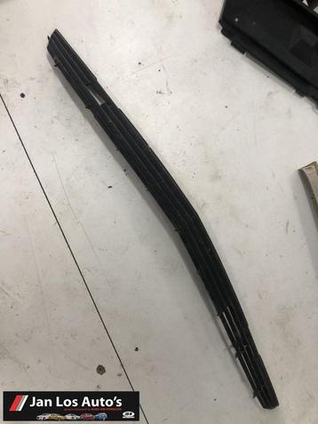 Onder grille bumper Audi 100 C3  beschikbaar voor biedingen