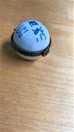 Magnifique ancien pilulier en porcelaine, Ophalen