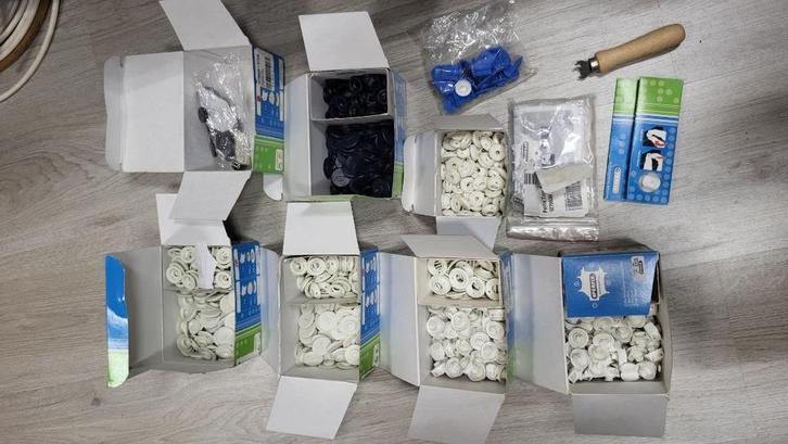 Partij Perfix button, receivers, sleutels etc zeilmakerij, Watersport en Boten, Zeilen en Zeiltoebehoren, Nieuw, Overige typen