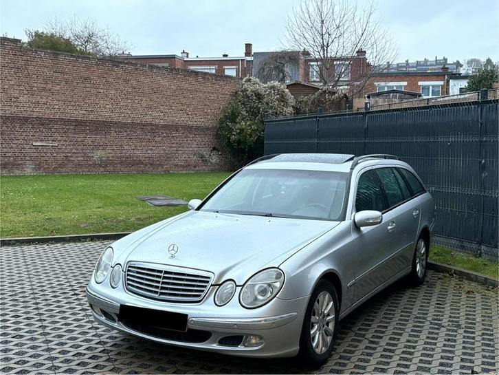 mercedes-Benz e220cdi boîte à auto, Autos, Mercedes-Benz, Particulier, Classe E, Toit ouvrant, Diesel, Euro 4, Break, 5 portes