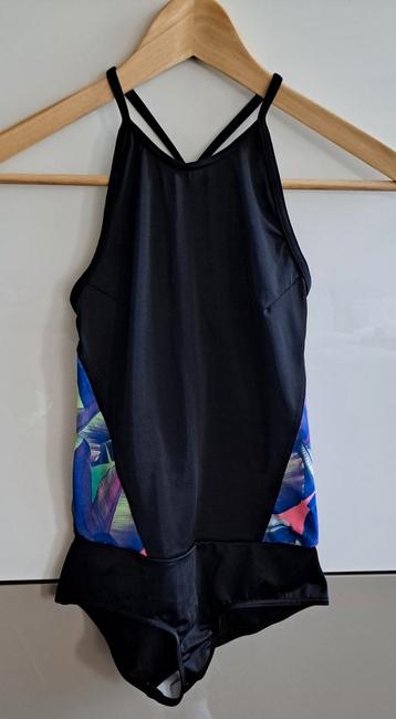 Zwempak met short  beschikbaar voor biedingen