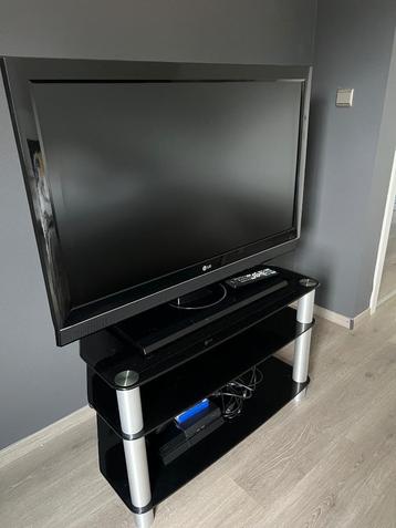 Tv kast inclusief TV LG  beschikbaar voor biedingen