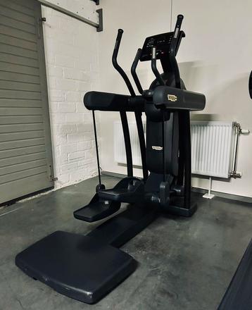 TECHNOGYM EXCITE 700 VARIO CROSSTRAINER STEPPER beschikbaar voor biedingen