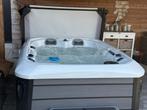 Jacuzzi met 2 ligplaatsen in nieuwe staat., Tuin en Terras, Bubbelbaden en Hottubs, Ophalen, Zo goed als nieuw, Trap, Vast