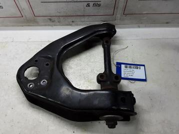 BRAS DE SUSPENSION AVANT GAUCHE (TRIANGLE) Toyota Hilux III, Utilisé, Toyota