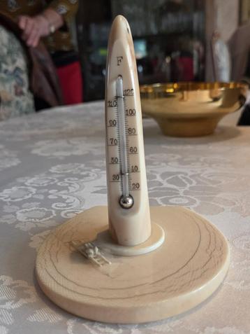 Vintage thermometer op sierlijke voet – art deco stijl beschikbaar voor biedingen