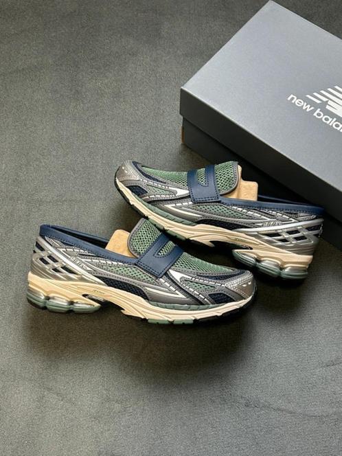 New Balance 1906L Dark Juniper Navy, Kleding | Heren, Schoenen, Nieuw, Sneakers, Blauw, Ophalen of Verzenden