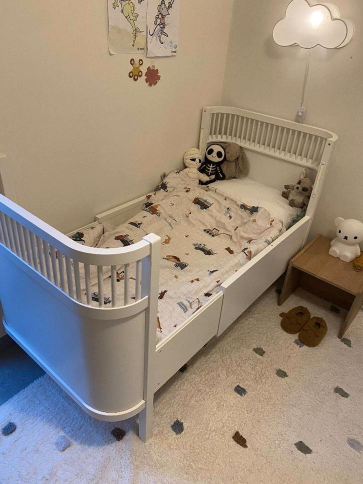 Sebra bed baby & junior, incl. matras & 6 hoeslakens, Enfants & Bébés, Chambre d'enfant | Lits, Comme neuf, 140 à 160 cm, 70 à 85 cm