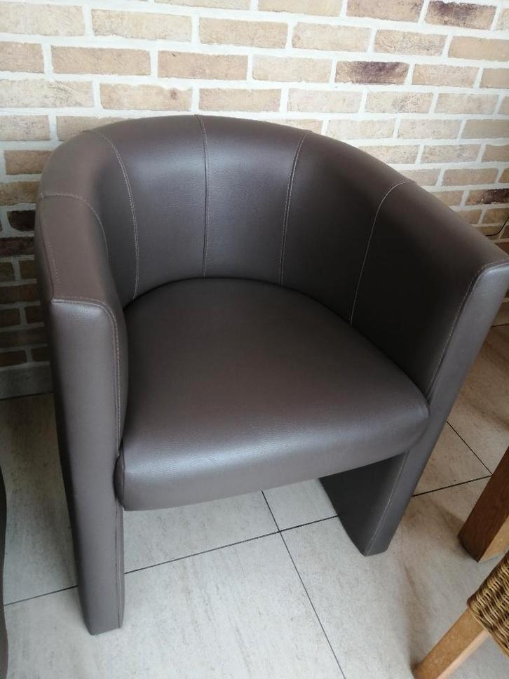 Clubfauteuil, Huis en Inrichting, Fauteuils, Zo goed als nieuw, Kunststof, Ophalen