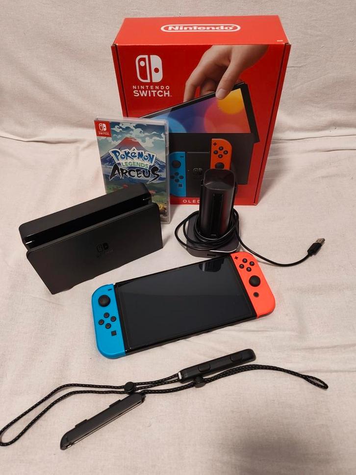 Nintendo Switch OLED+ Pokémon Legends Arceus, Games en Spelcomputers, Spelcomputers | Nintendo Switch, Zo goed als nieuw, Switch OLED