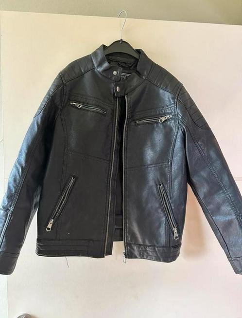 Immitatie leer jas met kap - maat 152, Kinderen en Baby's, Kinderkleding | Maat 152, Gebruikt, Jongen of Meisje, Jas, Ophalen of Verzenden