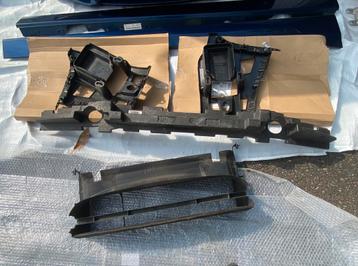 Diversen carrosserie onderdelen voor BMW serie 1 f20/f21 lci beschikbaar voor biedingen