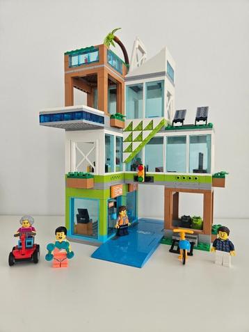 Lego 60365 appartementsgebouw beschikbaar voor biedingen
