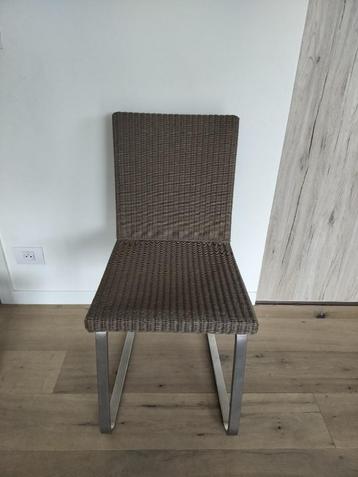 Stoelen beschikbaar voor biedingen
