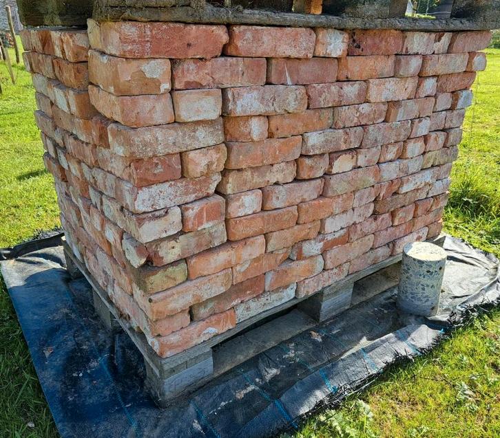 Halve pallet oude Beerse gevelstenen van Vandemoortel, Doe-het-zelf en Bouw, Metselstenen, Zo goed als nieuw, Ophalen