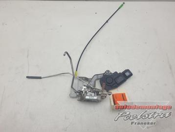 Deurslot Mechaniek 4Deurs links-voor van een Peugeot 107 beschikbaar voor biedingen